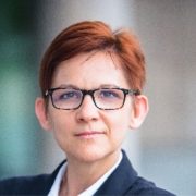 Baksa Zsuzsa négyzetes profilkép