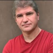 Vaskó Péter kis négyzetes profilkép